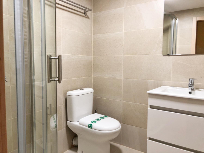 Bathroom 3, Acantilados, Tarragona
