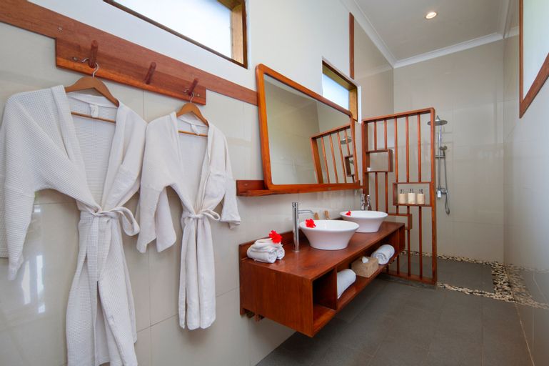 Bathroom 5