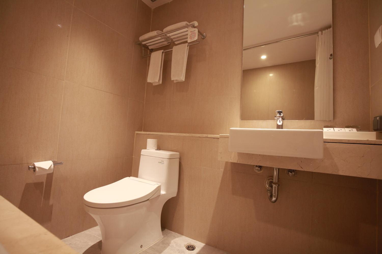 Bathroom 7