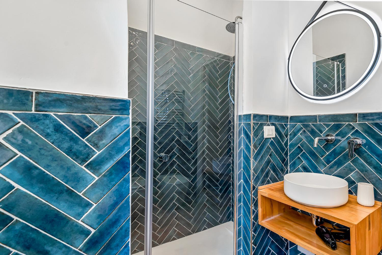 Bathroom 9