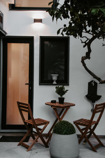 Others 5, Dislocati BnB - Jacuzzi privata - Cucina - TV60" - Minimal Luxury, Napoli