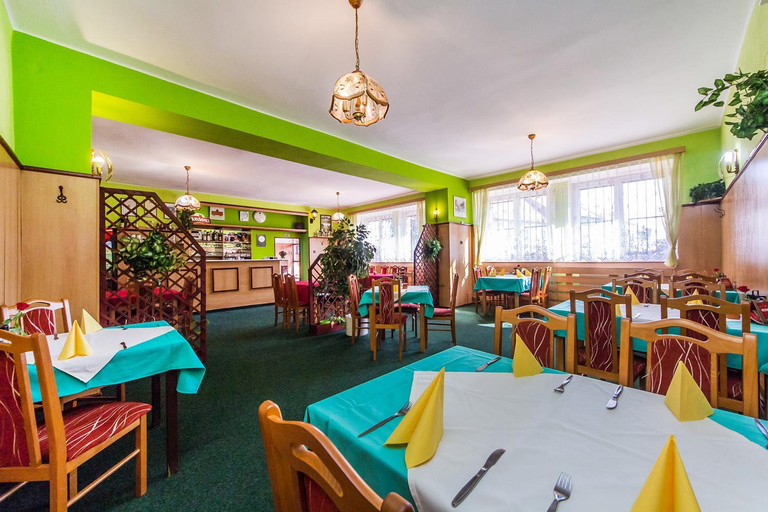 Food & Drinks 5, Hotel & Motorest V Udoli Zlateho potoka, Louny