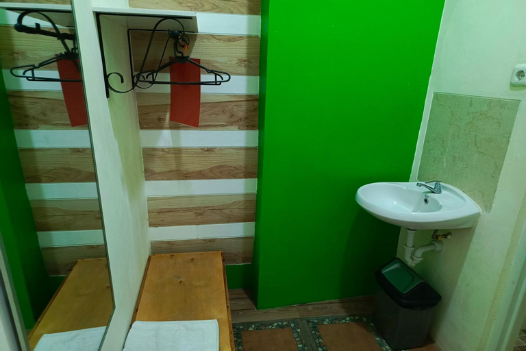 Bathroom 10