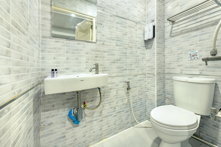 Bathroom 28