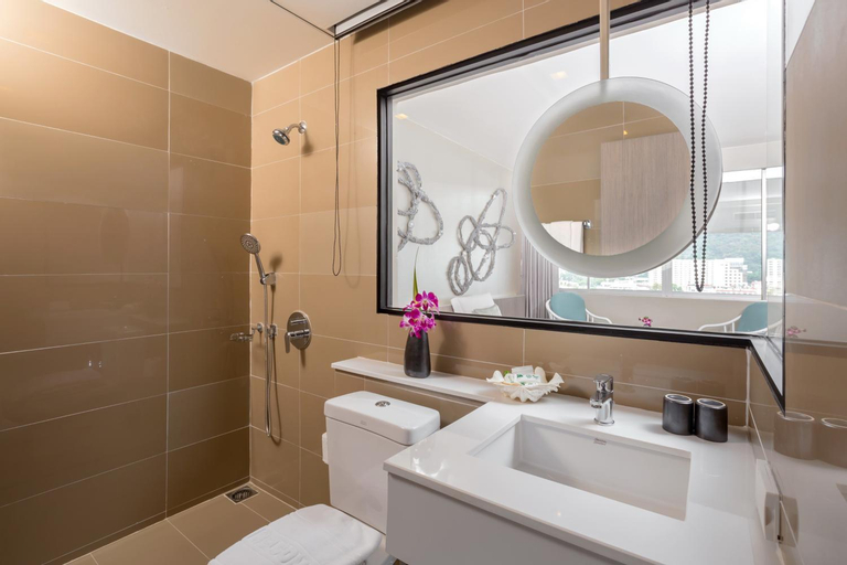 Bathroom 7