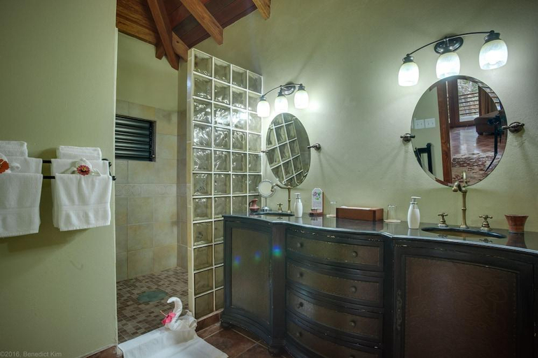 Bathroom 3, Mystic River Resort