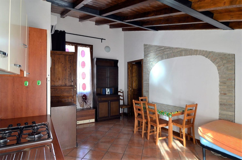 Others 5, Toscana House, Parma
