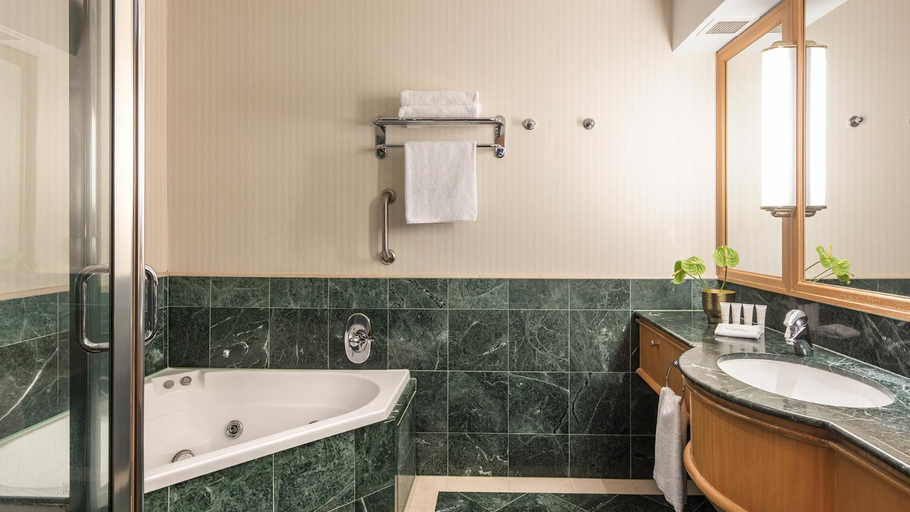 Bathroom 5, Oaks Gold Coast Hotel, Gold Coast