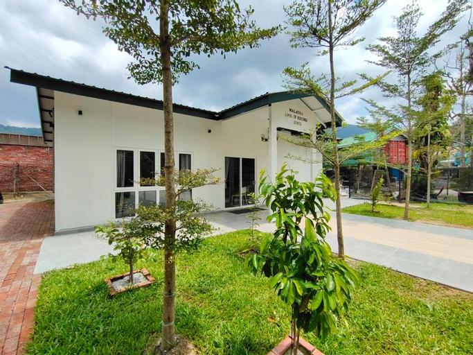 Exterior 1