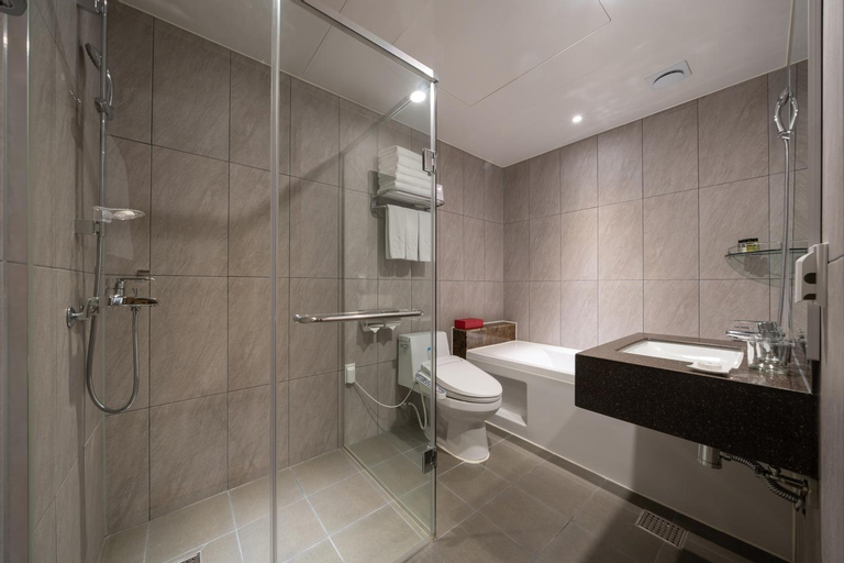 Bedroom 4, Ramada By Wyndham Seoul Dongdaemun, Jung