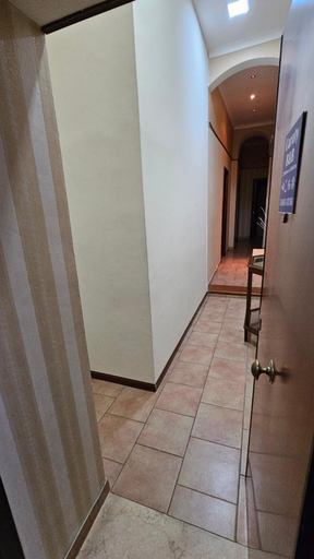 Others 5, B&B Caraty, Napoli