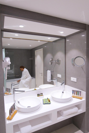 Bathroom 3, Novotel Cotonou Orisha, Cotonou