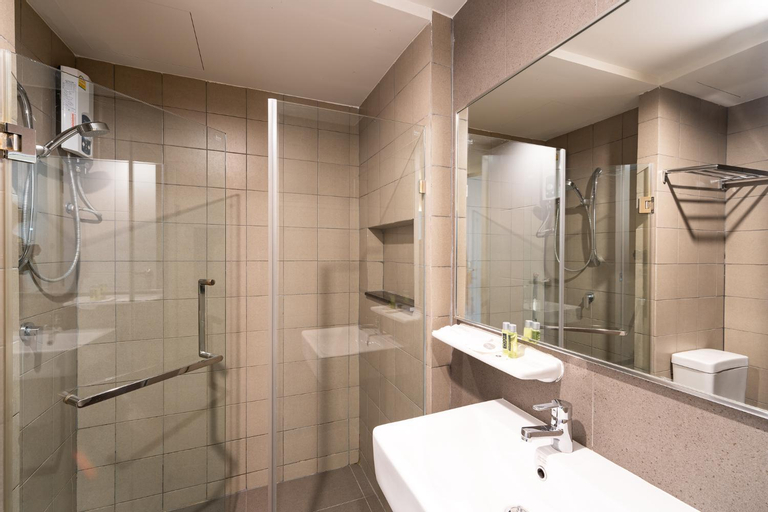 Bathroom 25