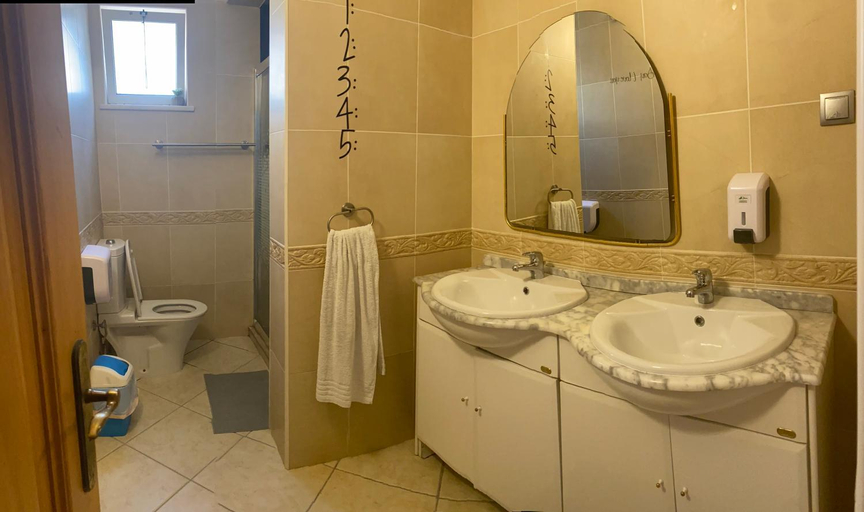 Bathroom, Lagos Marina Guest House, Lagos