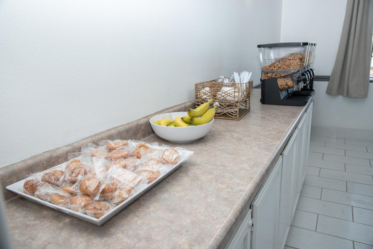 Food & Drinks 5, Quality Inn Carlin, Elko