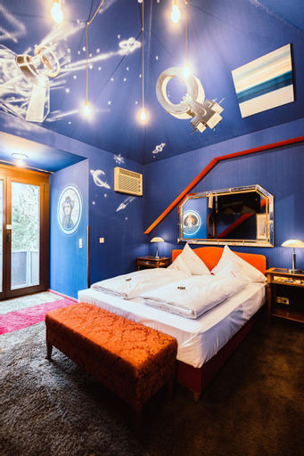 Bedroom 13