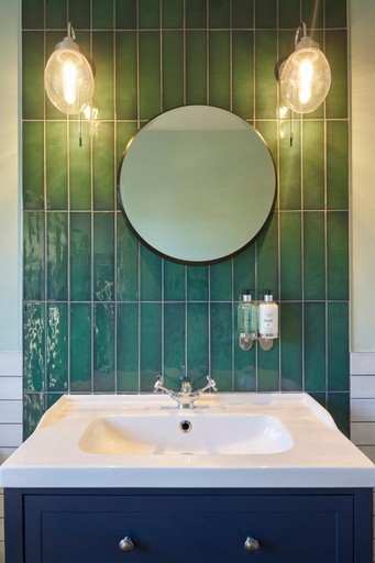 Bathroom 3, The Castle Hotel by Good Night Inns, Leicestershire