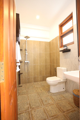 Bathroom 5, PearlDrop Waves Mirissa, Weligama