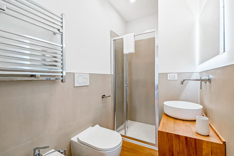 Bathroom 7