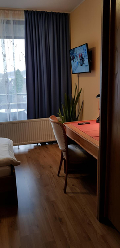 Bedroom 2, Hotel Garni Julia, Düren
