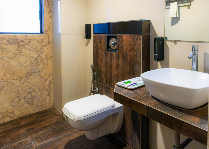Bathroom 4, Treebo The Blue Roof, Thane