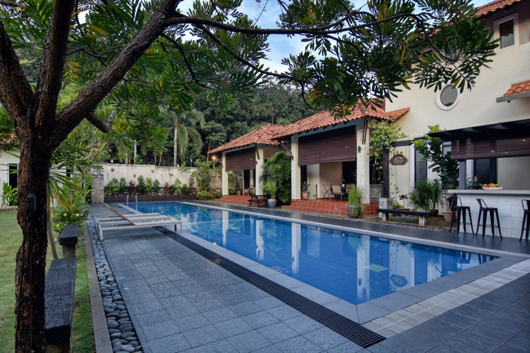 Exterior view 3, ELshape Holiday Home, Alor Gajah