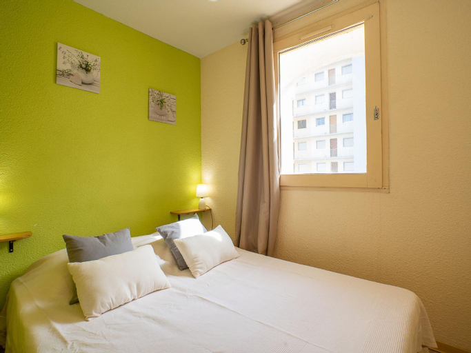 Bedroom 2, Apartment Les Mas de La Mer-6 by Interhome, Pyrénées-Orientales