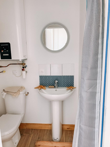 Bathroom 2, La Villa des Souhaits, Calvados