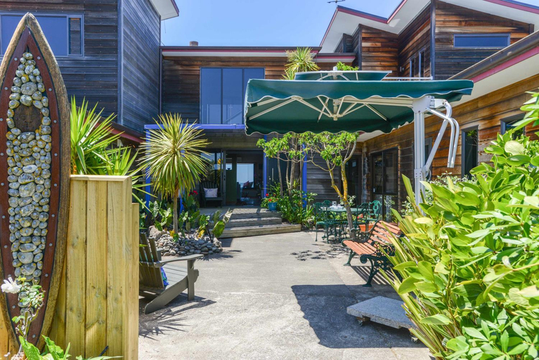 Others 5, Absolute Beachfront B&B, Napier