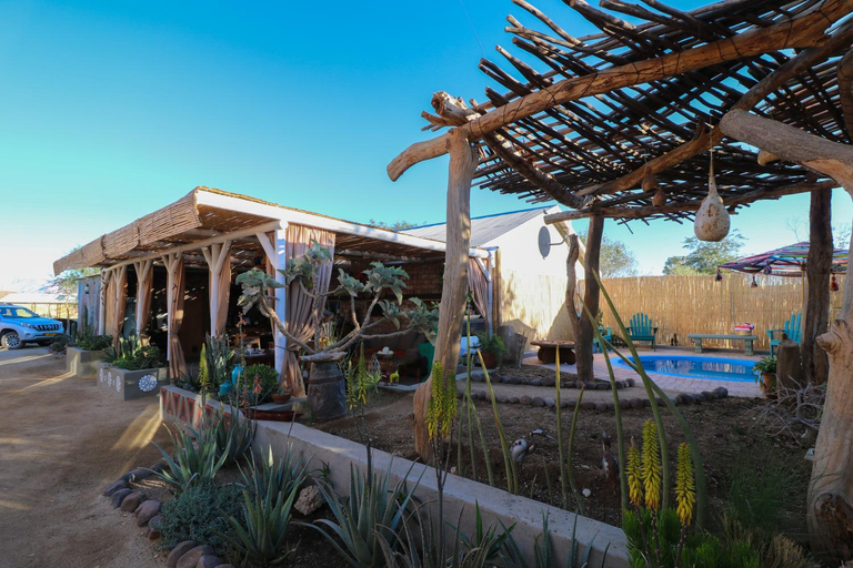 Others 2, The Desert House Bed and Breakfast, Daures