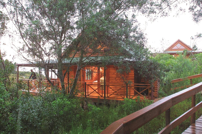 Exterior 6