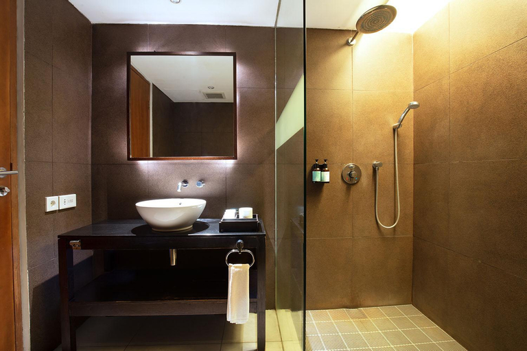 Bathroom 7