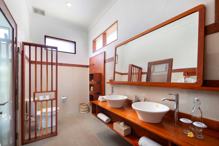 Bathroom 4
