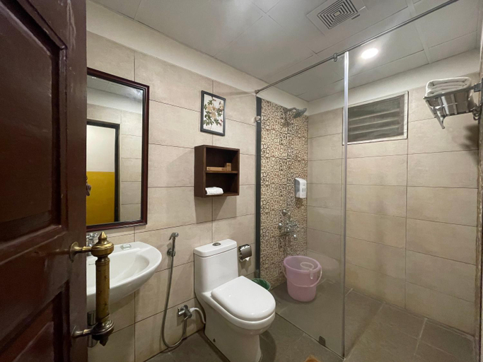 Bathroom 4, Marutham Village Resort, Kancheepuram