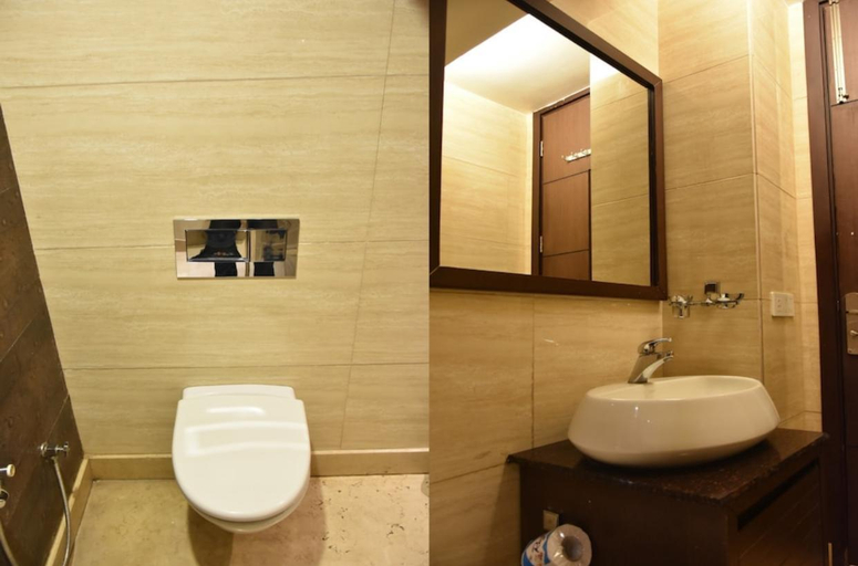 Bathroom 4, Metropolis Tourist Home, Delhi