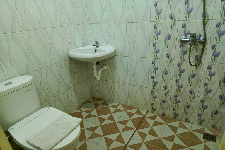 Bathroom 23