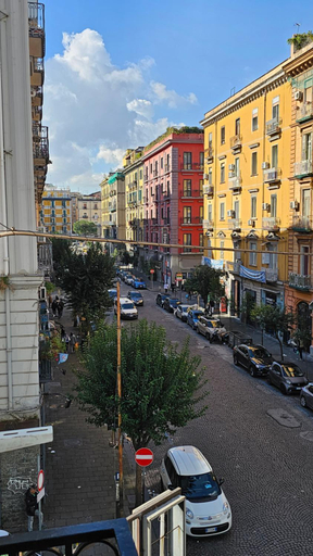 Others 2, B&B Caraty, Napoli