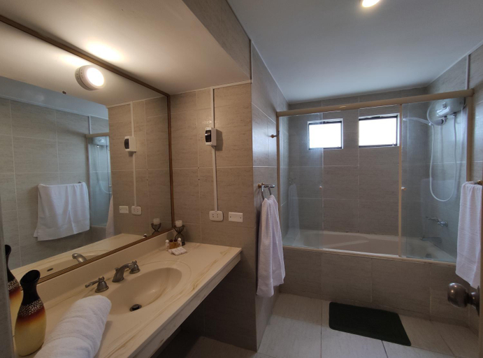 Bathroom 3, Inti Llaqta Hotel & Suites, Lima