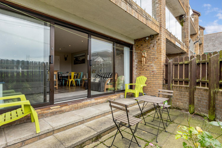Others 4, Central Apartment 3B, Newry, Mourne and Down