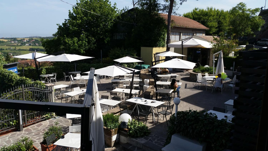 Food & Drinks, Il borgo, Pesaro E Urbino
