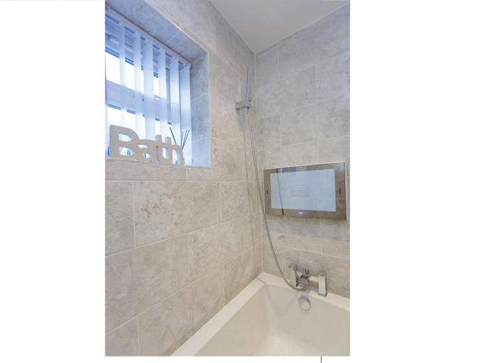 Bathroom 2, Live in Leeds Greenhill Bungalows, Leeds