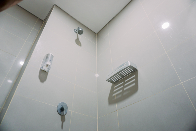 Bathroom 5, Simply and Comfortable Studio Apartment B Residence By Travelio, South Tangerang