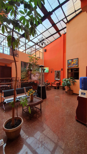 Public Area 2, Bolivian Heights Hostel, Pedro Domingo Murillo