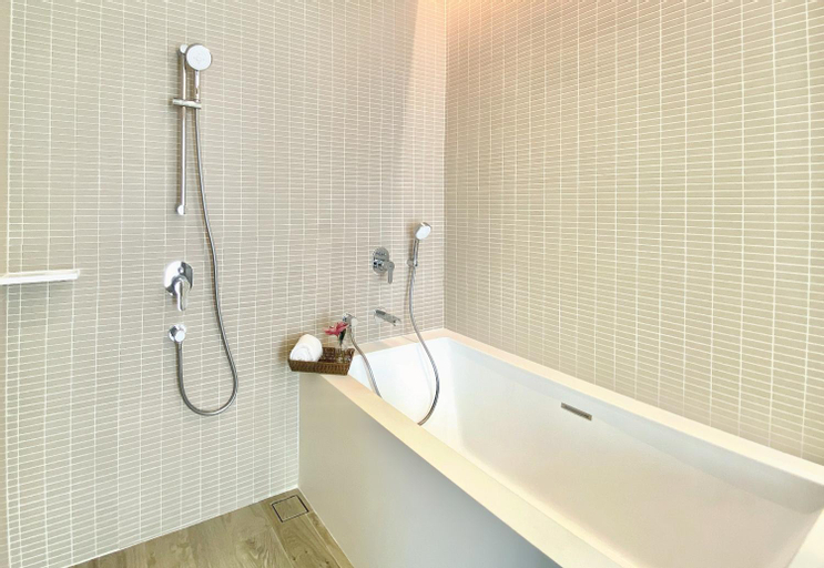 Bathroom 8