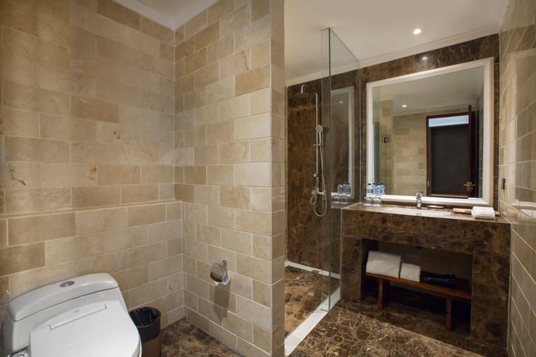 Bathroom 16
