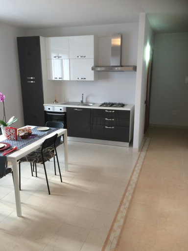Others 5, B&B Camelie, Potenza