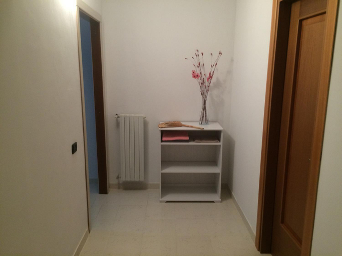 Others 5, B&B Camelie, Potenza