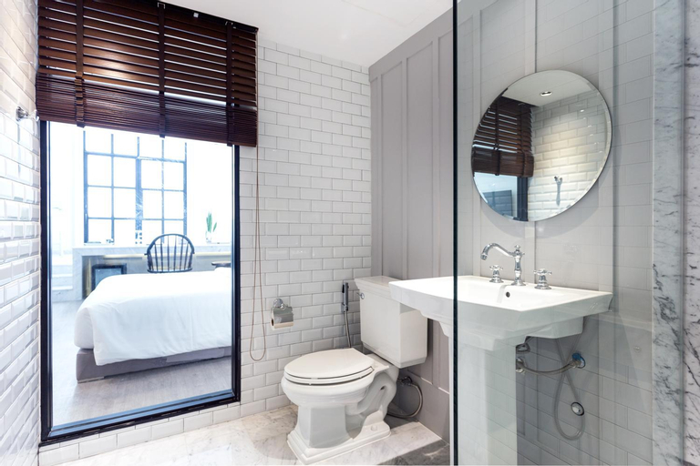 Bathroom 11