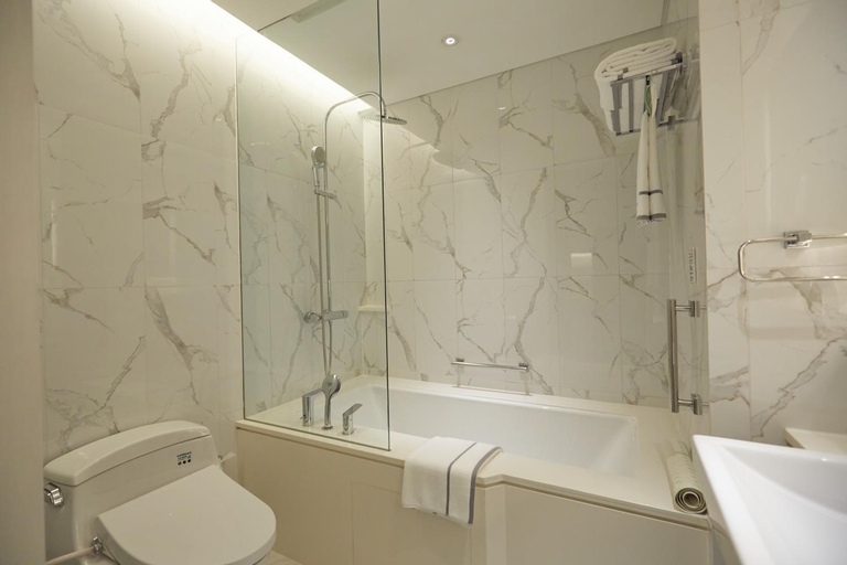 Bathroom 24