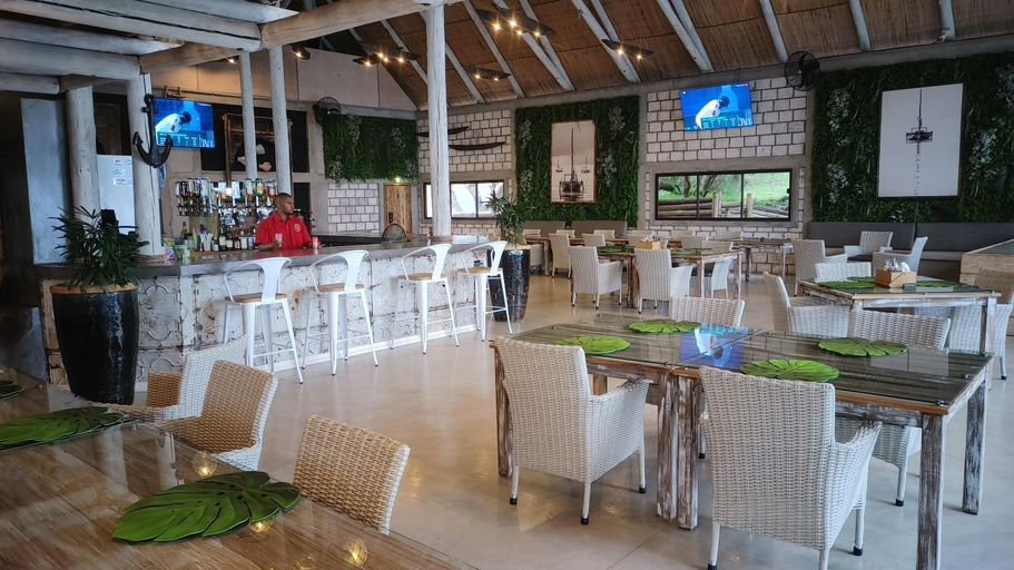 Food & Drinks 2, Mukumbura Lodge Bilene, Bilene
